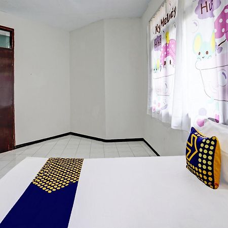 Spot On 92388 Villa Segi Delapan Prigen Luaran gambar