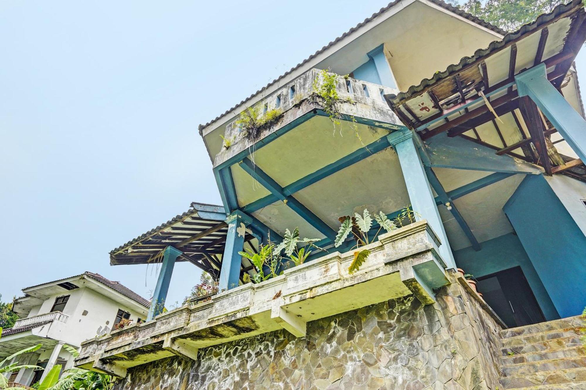 Spot On 92388 Villa Segi Delapan Prigen Luaran gambar